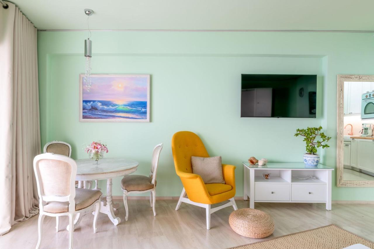 Lydia'S Luxury Apartment Loutraki  Exterior photo